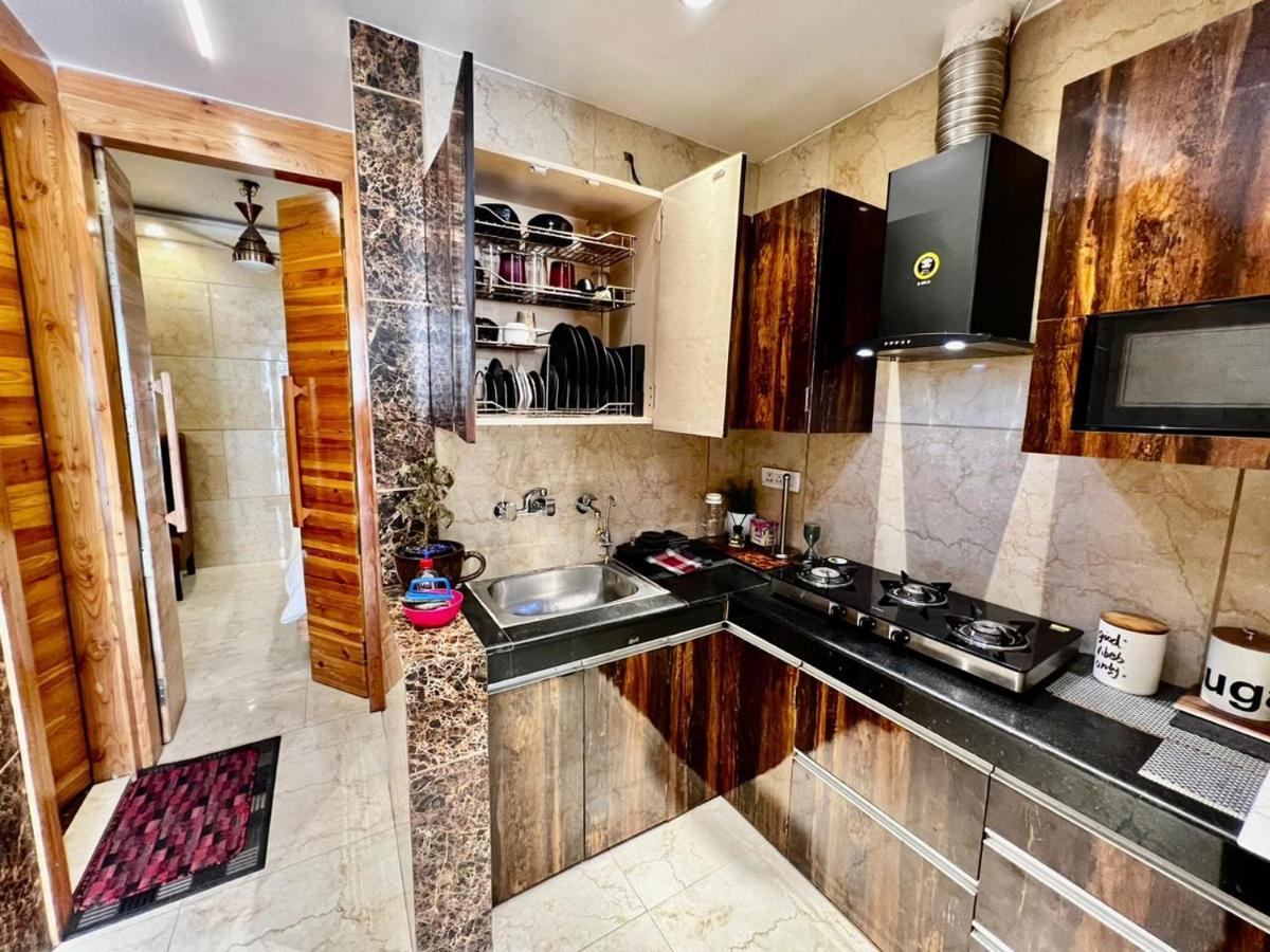 Divine Studios Rajouri Garden New Delhi Ngoại thất bức ảnh