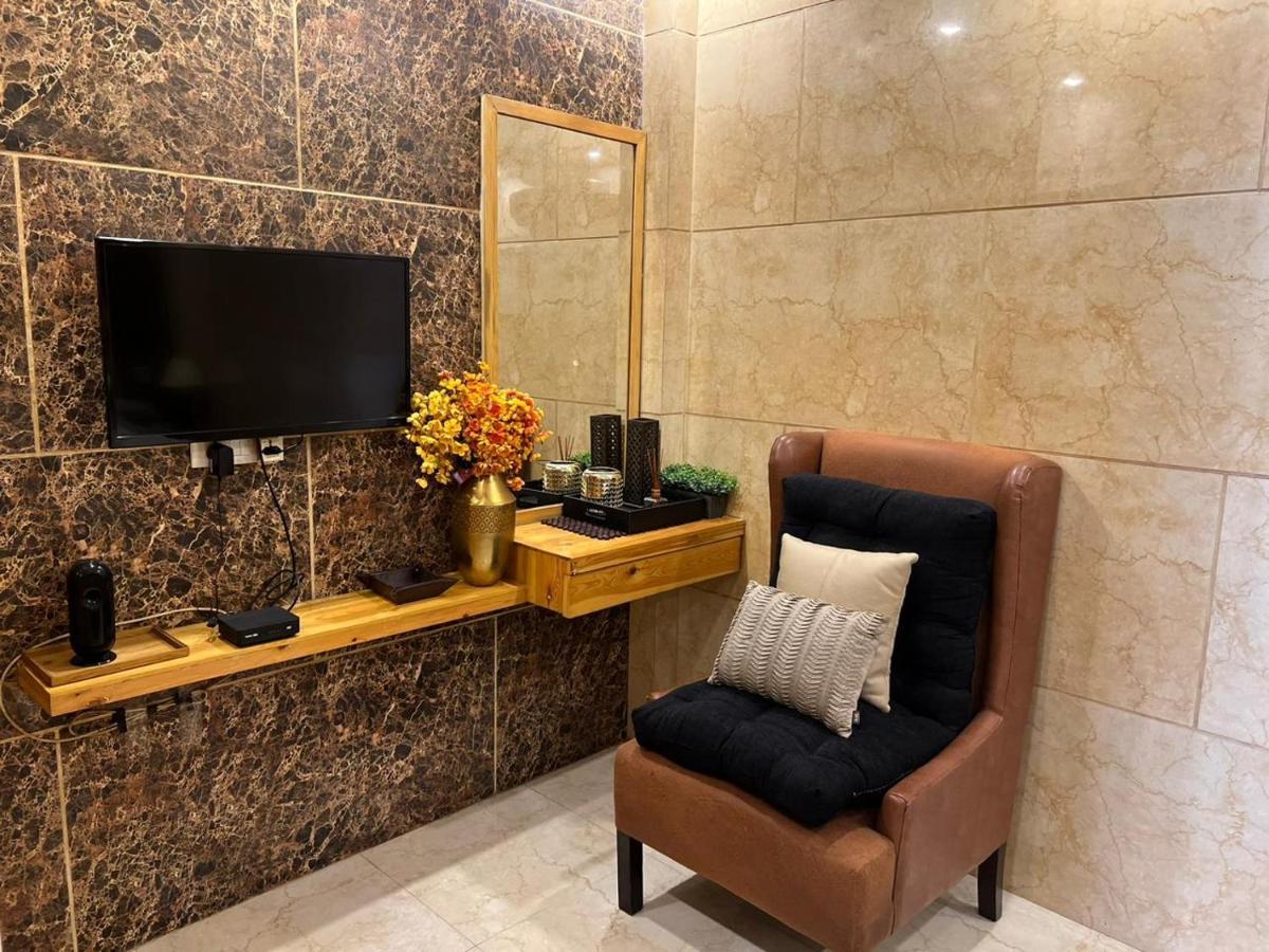 Divine Studios Rajouri Garden New Delhi Ngoại thất bức ảnh