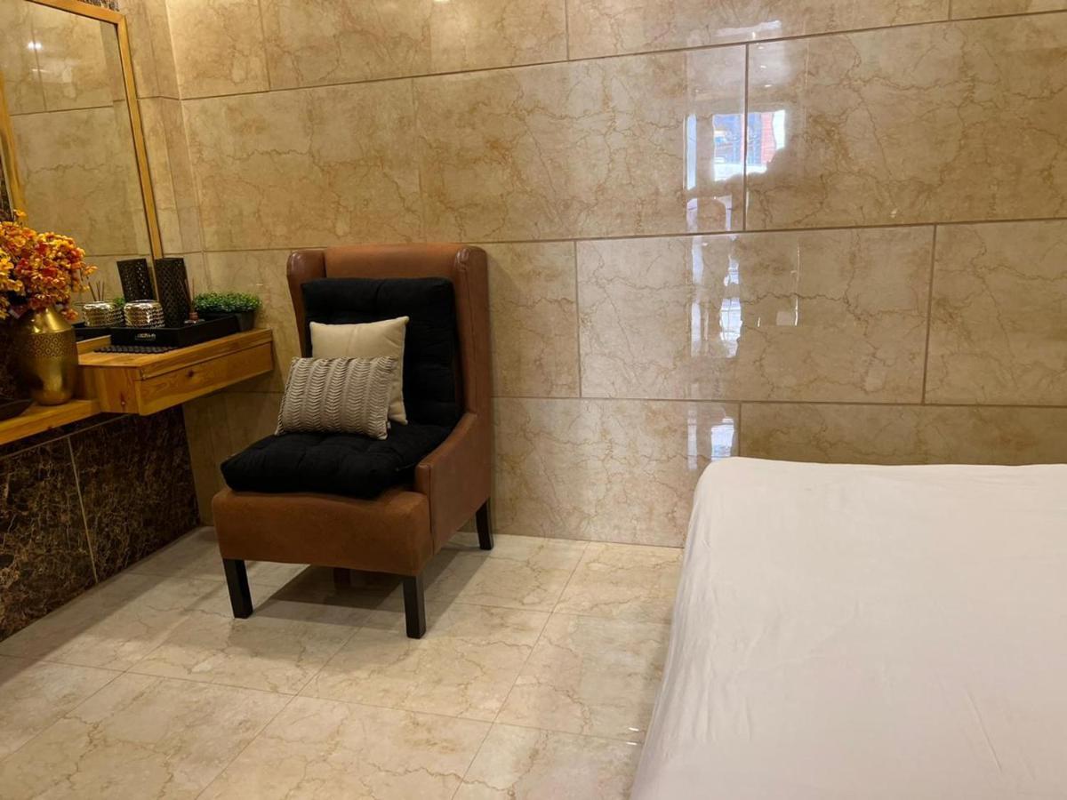 Divine Studios Rajouri Garden New Delhi Ngoại thất bức ảnh