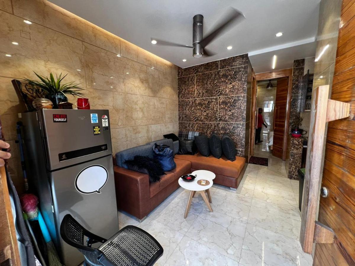 Divine Studios Rajouri Garden New Delhi Ngoại thất bức ảnh