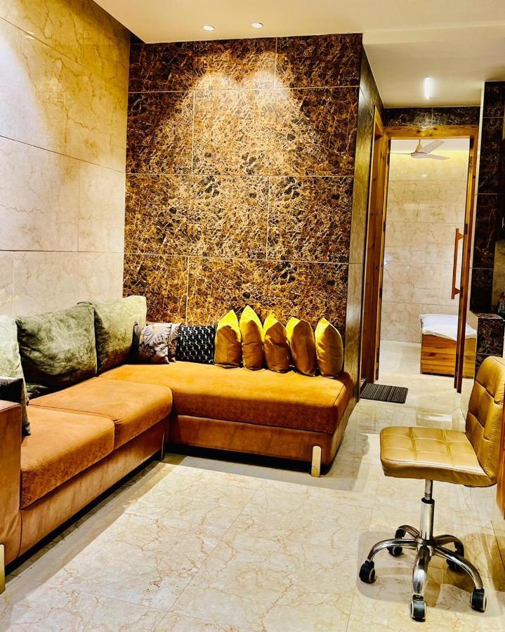 Divine Studios Rajouri Garden New Delhi Ngoại thất bức ảnh