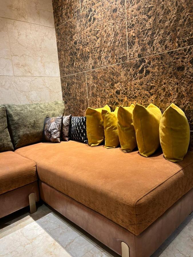 Divine Studios Rajouri Garden New Delhi Ngoại thất bức ảnh