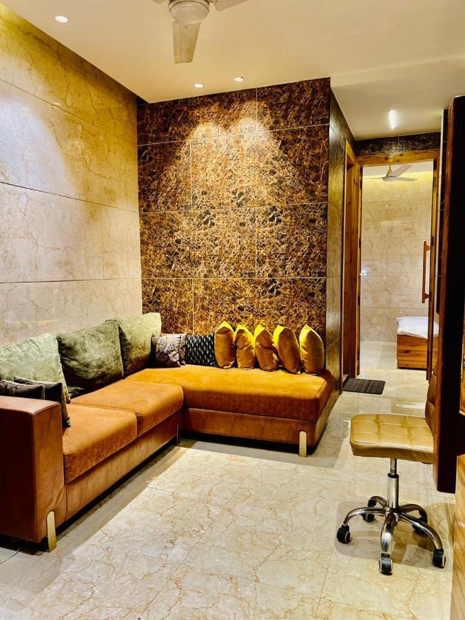 Divine Studios Rajouri Garden New Delhi Ngoại thất bức ảnh
