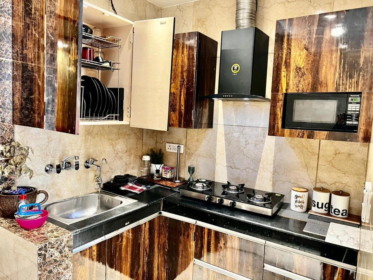 Divine Studios Rajouri Garden New Delhi Ngoại thất bức ảnh